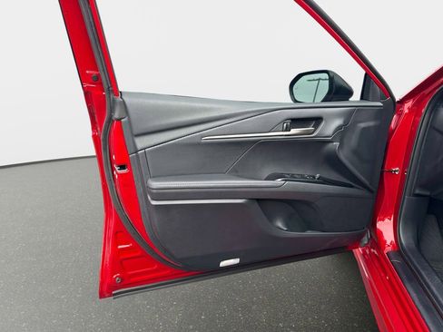 Used 2025 Toyota Camry XSE image 16