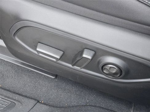 Used 2025 Jeep Grand Cherokee L Laredo image 28