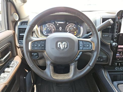 Used 2025 RAM 2500 Limited AWD/4WD image 20