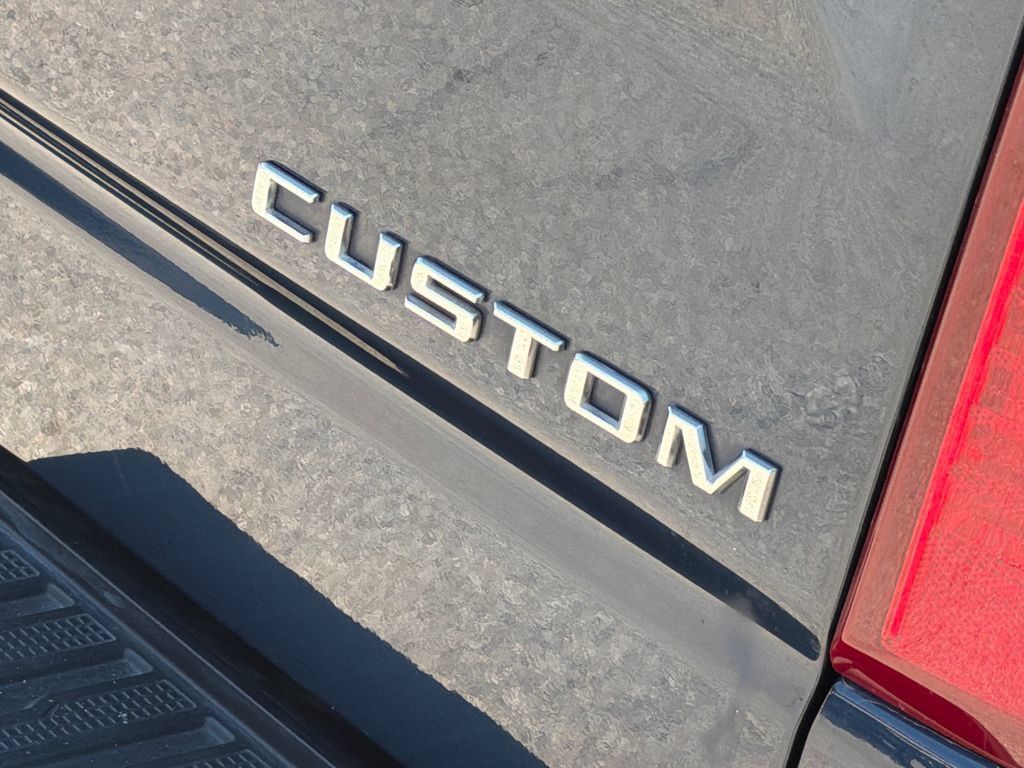 Used 2022 Chevrolet Silverado 1500 Custom RWD image 11