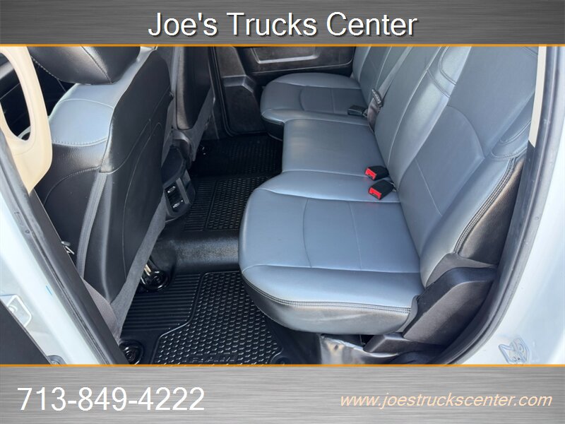 Used 2019 RAM 3500 Tradesman w/ Chrome Appearance Group RWD image 29