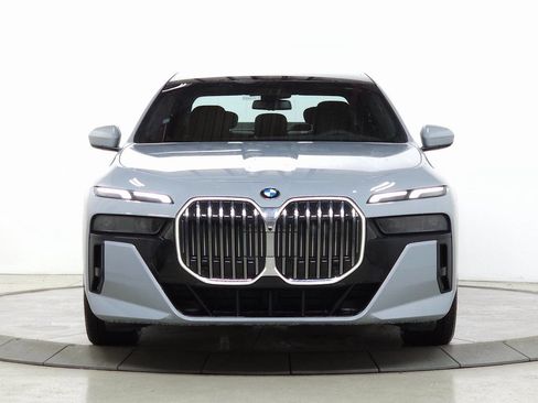Used 2026 BMW 740i xDrive AWD/4WD image 2