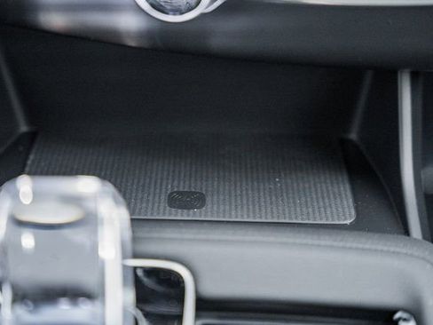 New 2026 Volvo XC90 B6 Ultra w/ Protection Package image 24