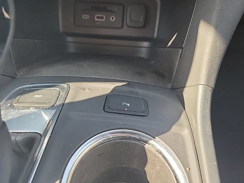 Used 2024 Chevrolet Equinox LT AWD/4WD image 31