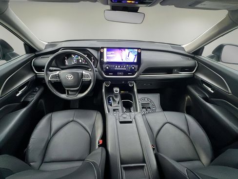 Used 2024 Toyota Grand Highlander XLE image 9