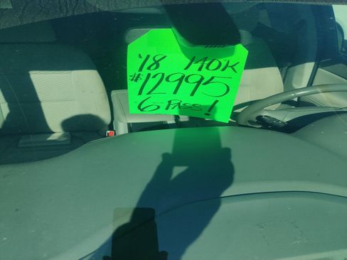 Used 2018 GMC Acadia SLE image 9