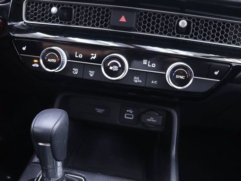 Certified 2024 Honda Civic EX-L image 6