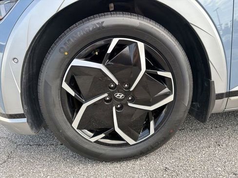 Certified 2024 Hyundai Ioniq 5 Limited RWD image 11