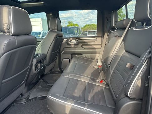 Used 2025 GMC Sierra 2500 AT4X AWD/4WD image 10