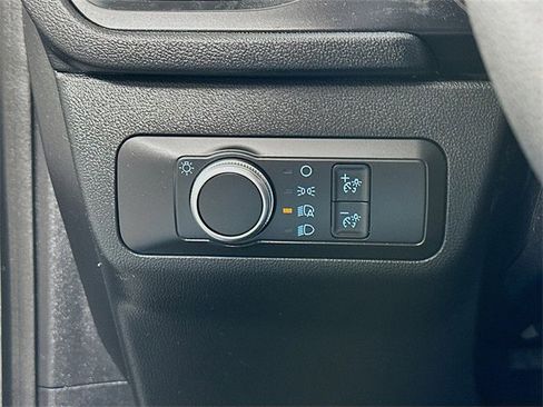 Used 2020 Ford Escape SE image 10