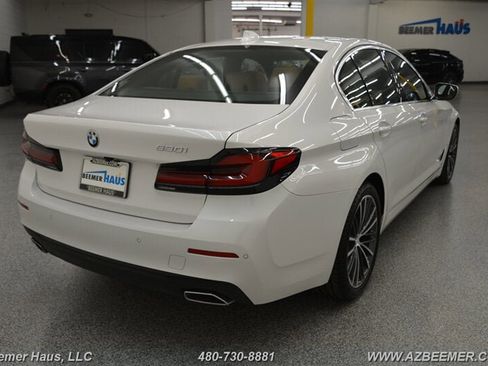 Used 2023 BMW 530i w/ Premium Package RWD image 9