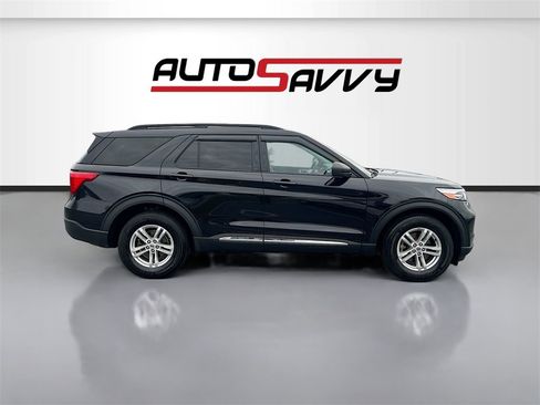 Used 2021 Ford Explorer XLT w/ Equipment Group 202A image 8