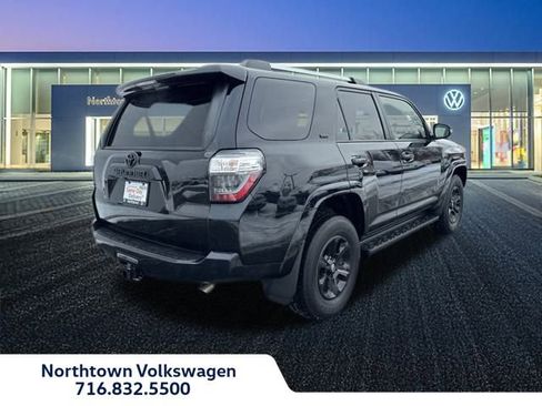 Used 2023 Toyota 4Runner SR5 Premium image 3