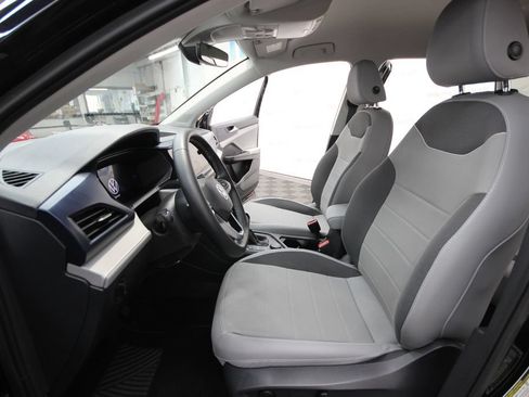 Used 2024 Volkswagen Taos SE AWD/4WD image 12