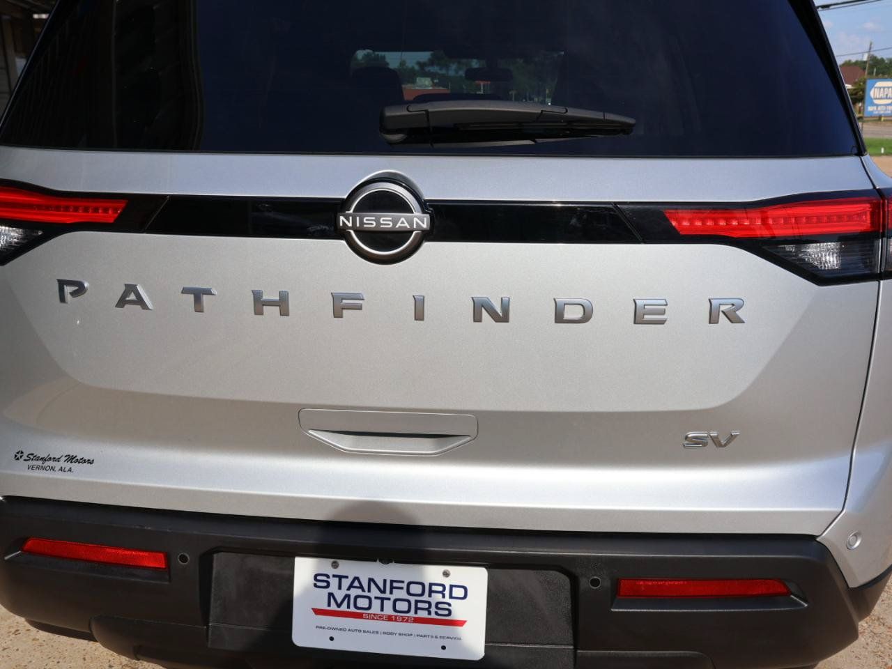 Used 2024 Nissan Pathfinder SV FWD image 8