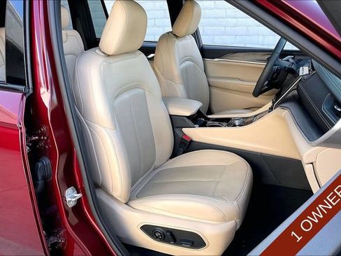 Certified 2023 Jeep Grand Cherokee Limited w/ Luxury Tech Group II RWD image 6