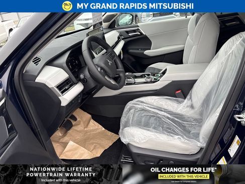 New 2026 Mitsubishi Outlander SE AWD/4WD image 10