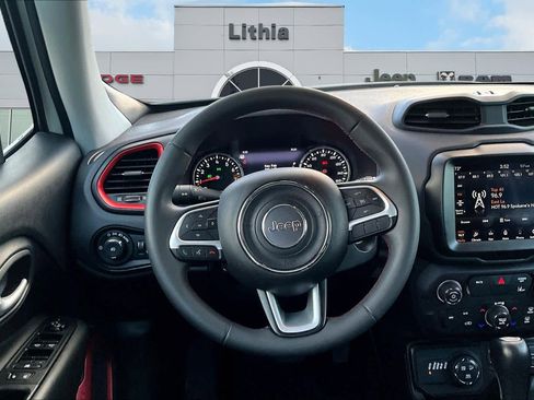 Used 2023 Jeep Renegade Trailhawk image 15