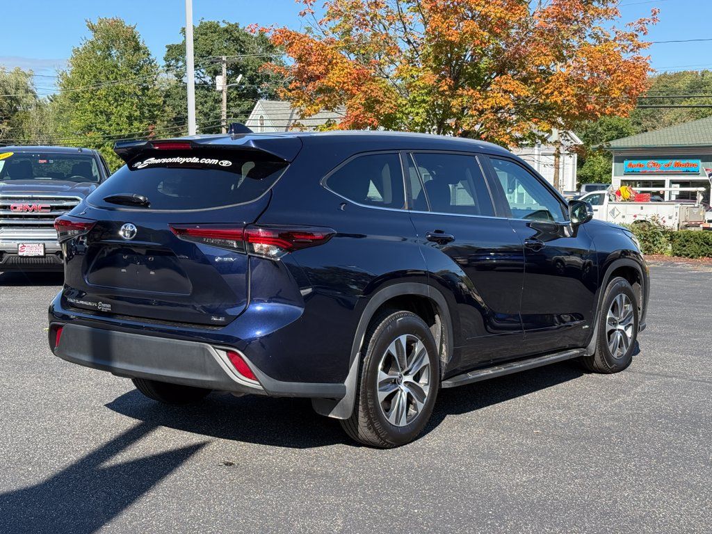 Used 2026 Toyota Highlander XLE AWD/4WD image 6