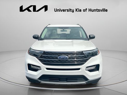 Used 2022 Ford Explorer XLT w/ Equipment Group 202A RWD image 3