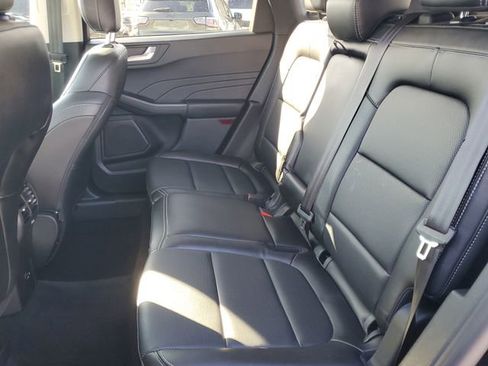 Certified 2022 Ford Escape Titanium w/ Class II Trailer Tow Package image 13