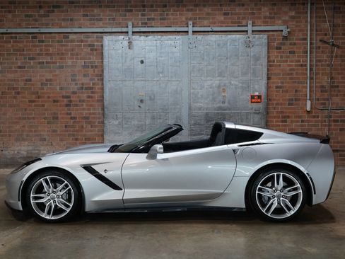 Used 2018 Chevrolet Corvette Stingray Coupe RWD image 39