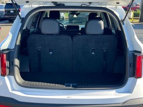Certified 2024 Kia Sorento S image 11