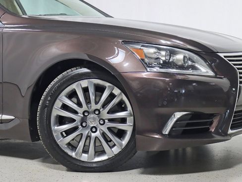 Used 2013 Lexus LS 460 AWD w/ Ultra Luxury Pkg image 5