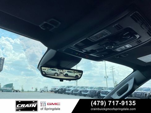 Used 2026 GMC Yukon Denali w/ Advanced Technology Package AWD/4WD image 21
