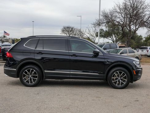 Used 2021 Volkswagen Tiguan SE w/ Panoramic Sunroof Package image 5
