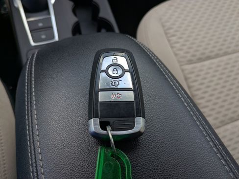 Used 2021 Ford Escape SE w/ SE Sport Appearance Package FWD image 30