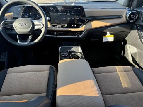 New 2026 Chevrolet Equinox ACTIV w/ Convenience Package III image 6