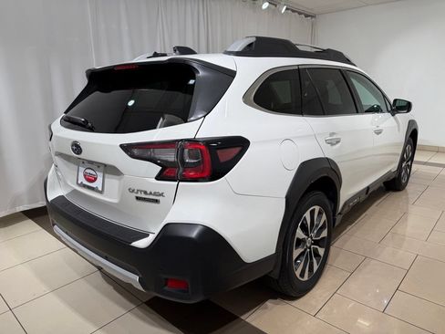 Used 2023 Subaru Outback Touring AWD/4WD image 5