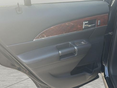Used 2013 Lincoln MKX AWD image 23