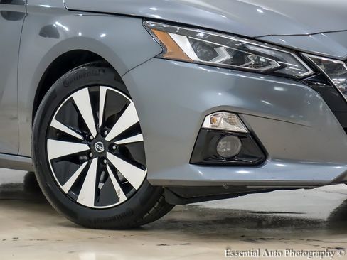 Used 2019 Nissan Altima 2.5 SV image 3