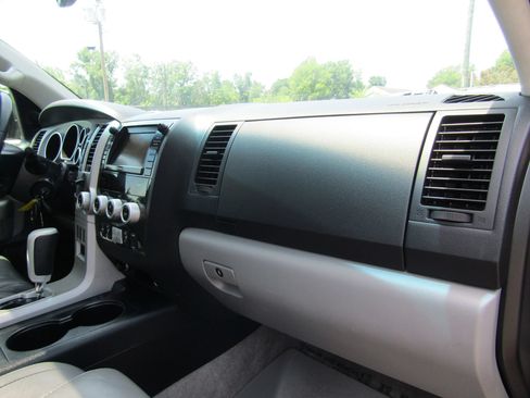 Used 2008 Toyota Sequoia Limited AWD/4WD image 28