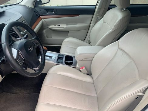 Used 2013 Subaru Outback 2.5i Limited AWD/4WD image 9