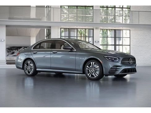 Used 2022 Mercedes-Benz E 350 4MATIC Sedan image 13