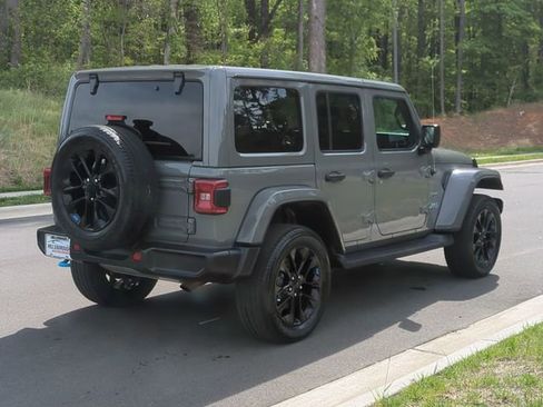 Used 2023 Jeep Wrangler Unlimited Sahara w/ Cold Weather Group AWD/4WD image 13