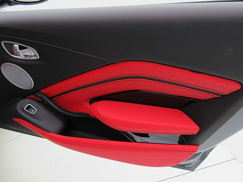 Used 2023 Aston Martin V8 Vantage Roadster image 43