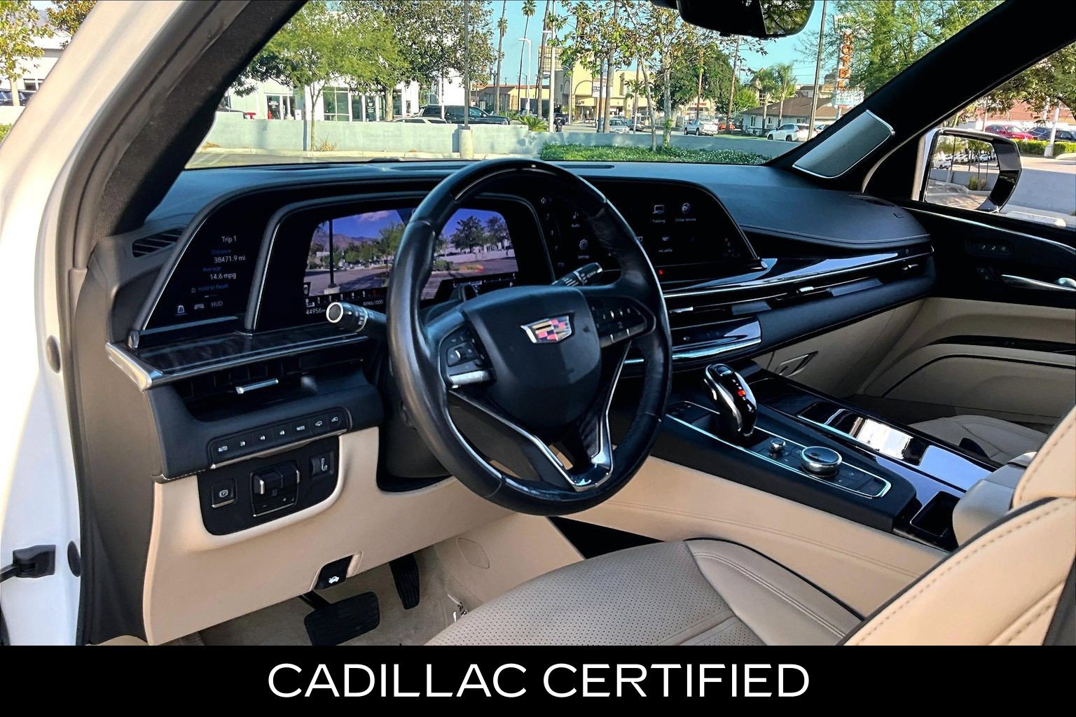 Used 2023 Cadillac Escalade Premium Luxury w/ Performance Package AWD/4WD image 13