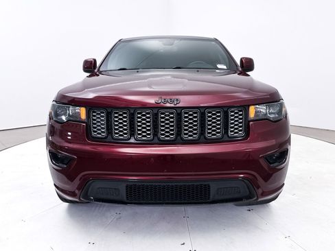Used 2018 Jeep Grand Cherokee Altitude image 12