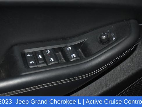 Used 2023 Jeep Grand Cherokee L Limited w/ Black Appearance Package AWD/4WD image 24