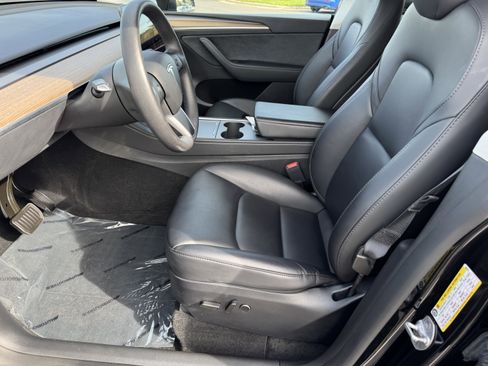 Used 2024 Tesla Model Y 2WD image 8