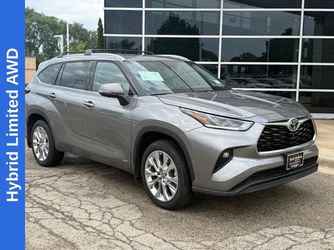 Used 2025 Toyota Highlander Limited AWD/4WD image 2