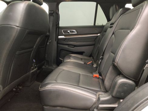 Used 2019 Ford Explorer Limited w/ Class III Trailer Tow Package FWD image 18