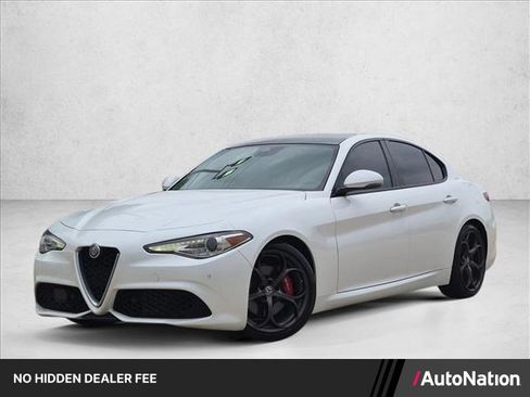 Used 2017 Alfa Romeo Giulia Ti w/ TI 19" Sport Package RWD image 1