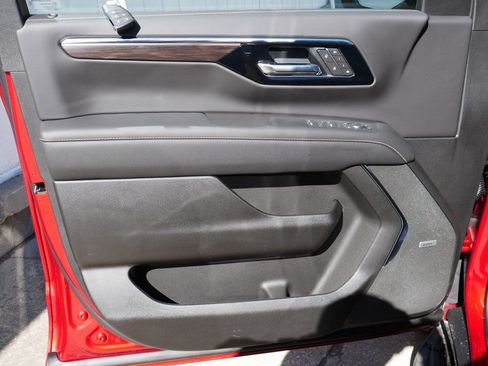 New 2026 Chevrolet Suburban Premier AWD/4WD image 33