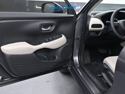 New 2026 Honda HR-V LX image 18