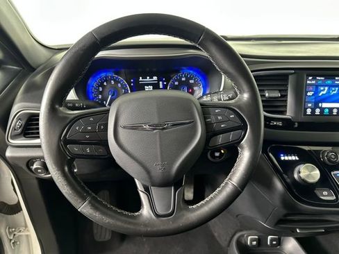 Used 2020 Chrysler Pacifica Touring w/ S Appearance Package image 14